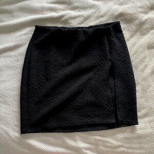 ⚫️💃 Sassy Split Mini Skirt by Pretty Little Thing - Size 12 for Statement Style